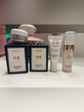 Sunday Riley ICE Ceramide Moisturizing Cream White Blue